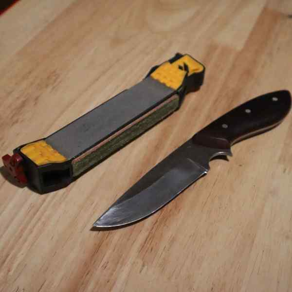Field Sharpener for Carry Knives